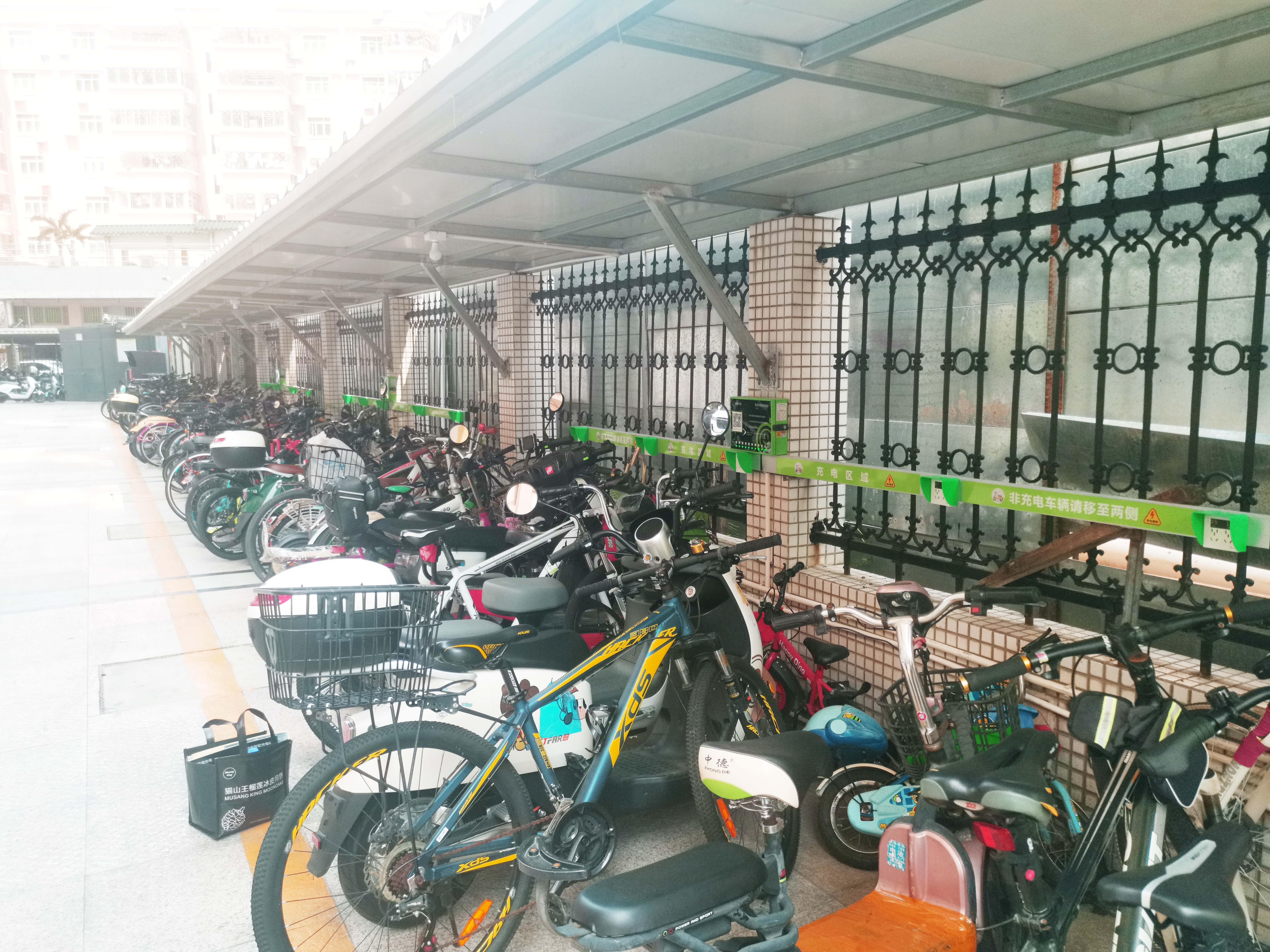 小区智能电动车充电桩有哪些优点？