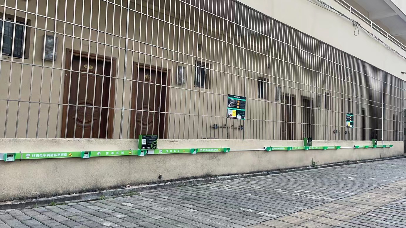电瓶车扫码充电桩安装